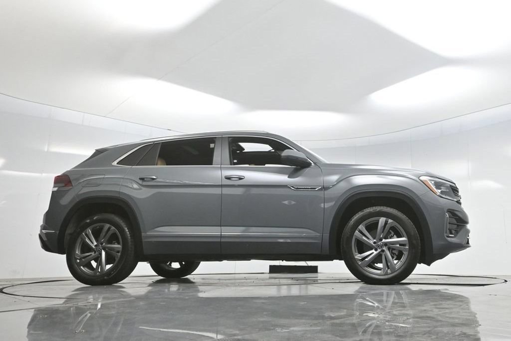 Used 2024 Volkswagen Atlas Cross Sport SEL R-Line AWD/4WD image 69