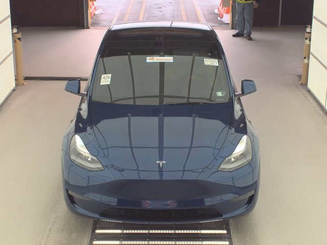 Used 2024 Tesla Model Y Performance image 12