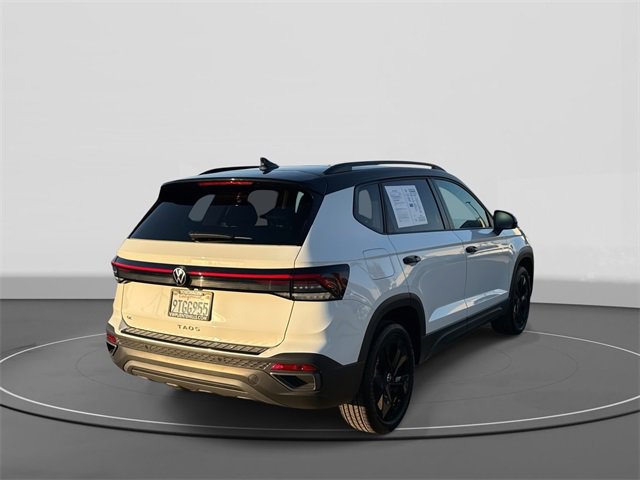 Used 2025 Volkswagen Taos SE image 4