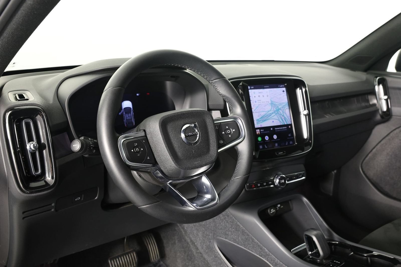 Certified 2023 Volvo C40 P8 Recharge Plus w/ Protection Package Premier AWD/4WD image 14