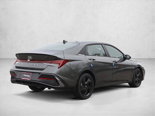 New 2026 Hyundai Elantra SEL Sport Premium FWD image 5