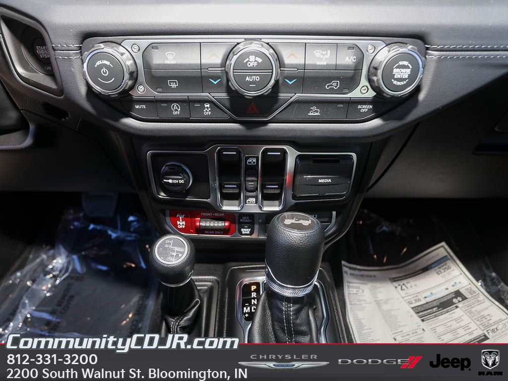 New 2026 Jeep Wrangler Unlimited Rubicon w/ Technology Group image 17