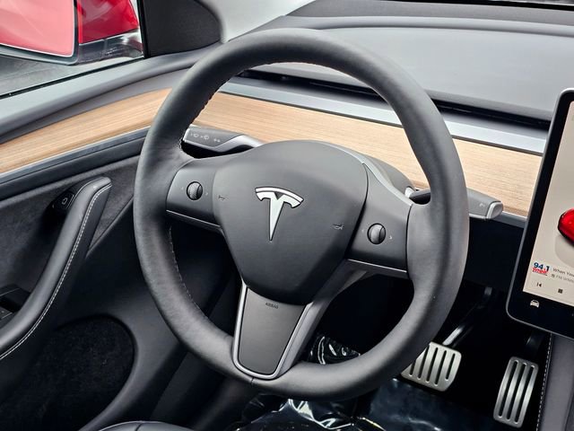 Used 2024 Tesla Model Y Performance image 29