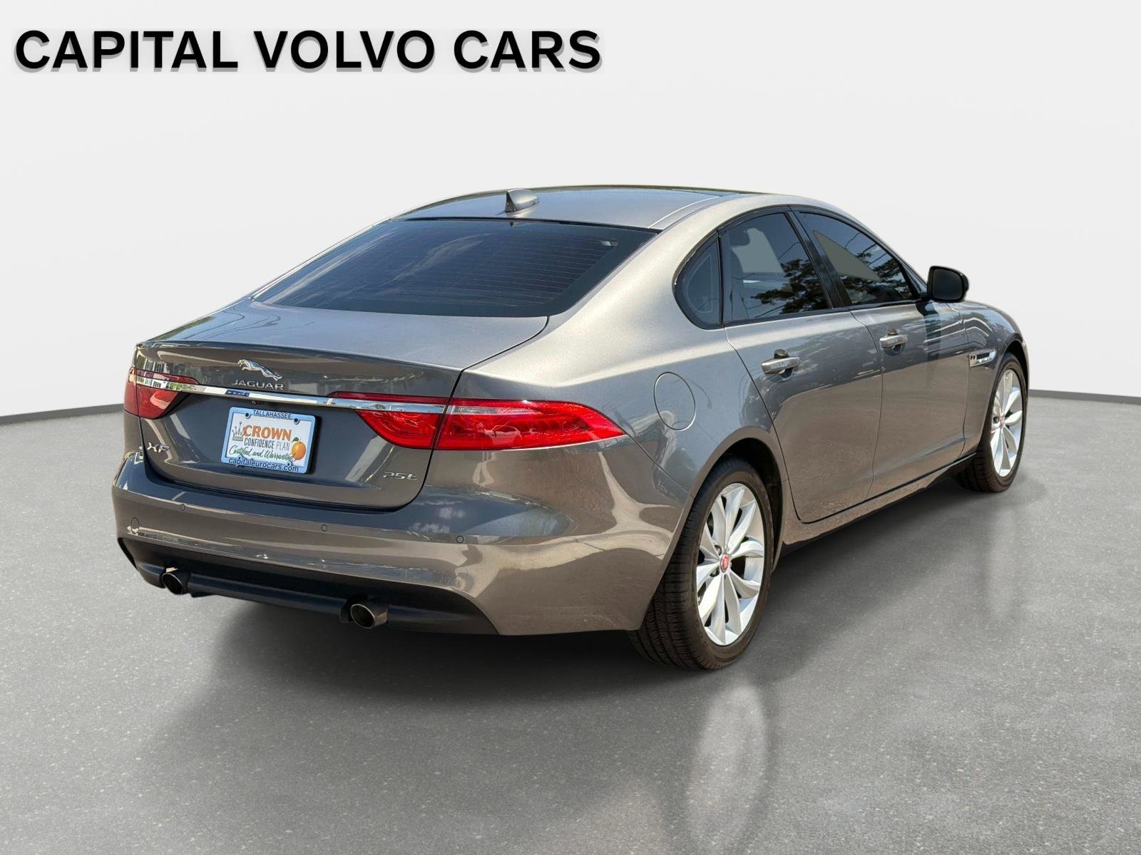 Used 2018 Jaguar XF Premium RWD image 6
