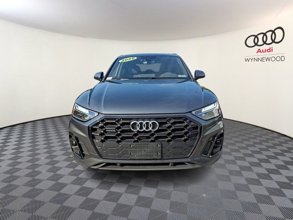 Certified 2025 Audi Q5 2.0T Premium w/ Convenience Plus Package AWD/4WD image 2