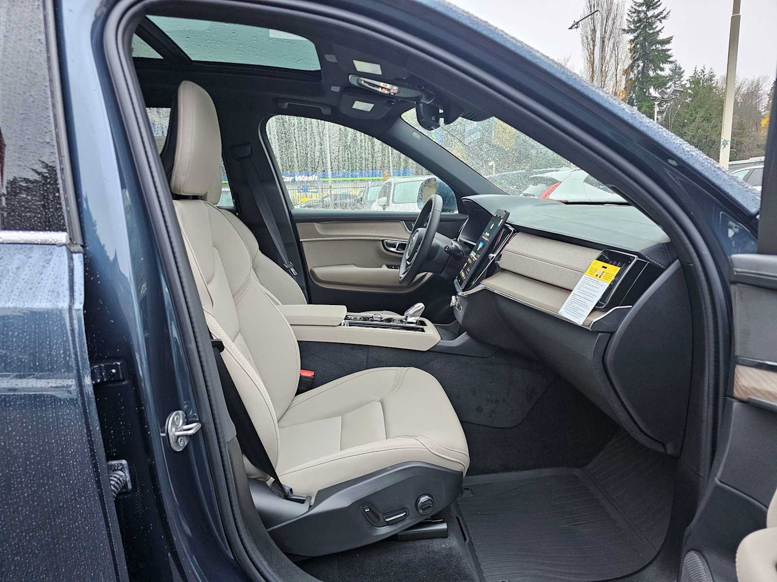 New 2026 Volvo XC90 B6 Plus w/ Protection Package AWD/4WD image 10