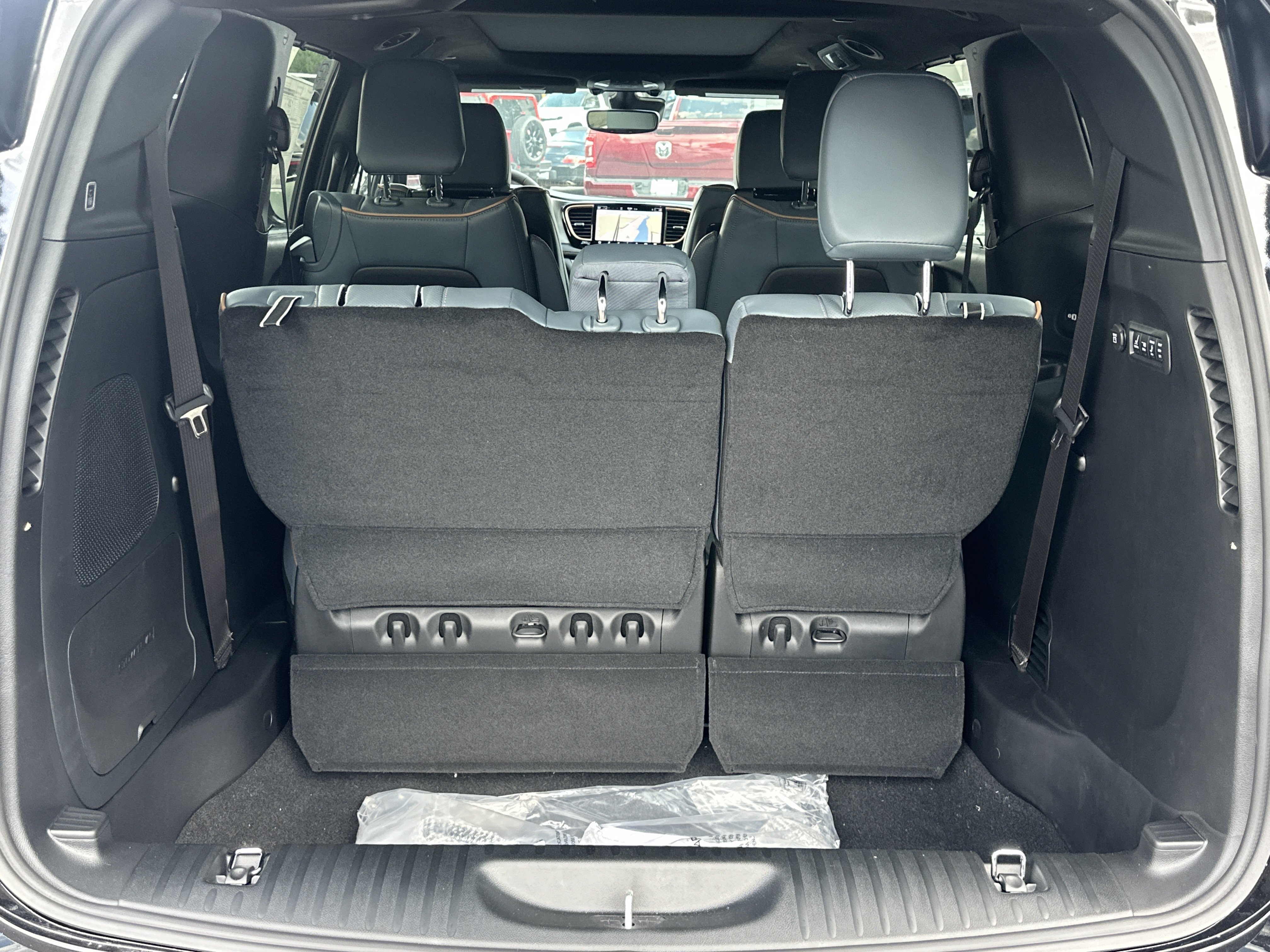New 2027 Chrysler Pacifica Pinnacle AWD/4WD image 17