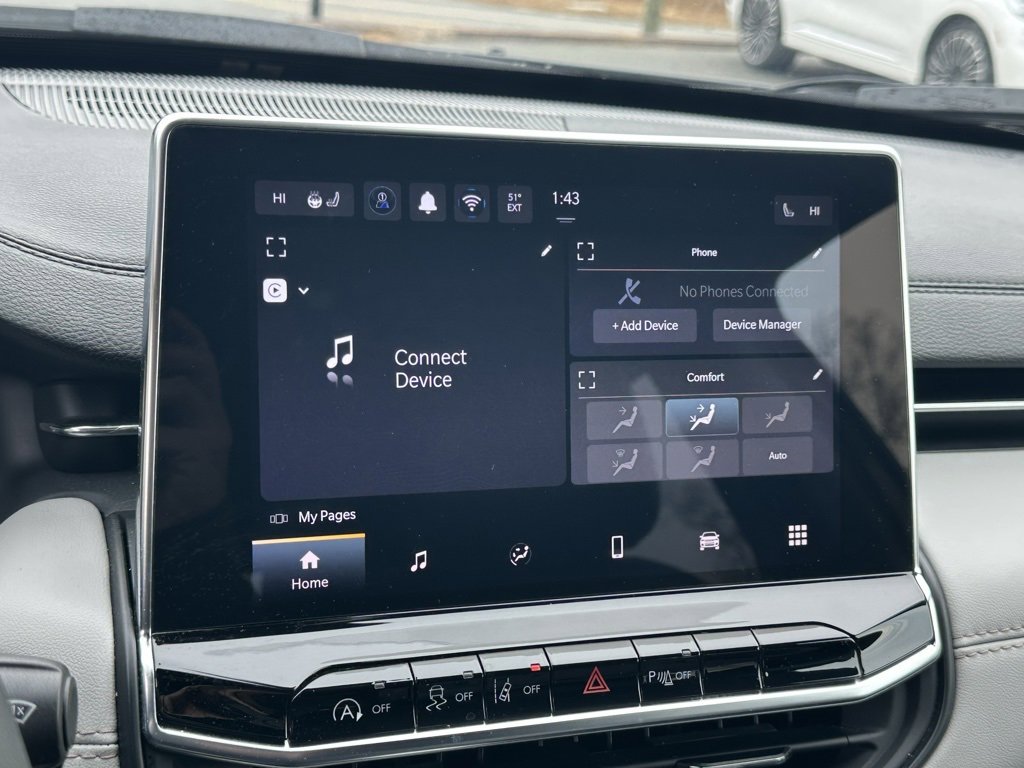 Used 2024 Jeep Compass Limited image 23