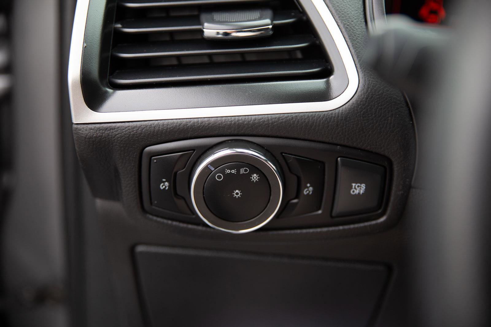 Used 2024 Ford Edge SEL image 17