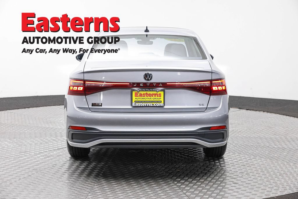 Used 2025 Volkswagen Jetta SE FWD image 6