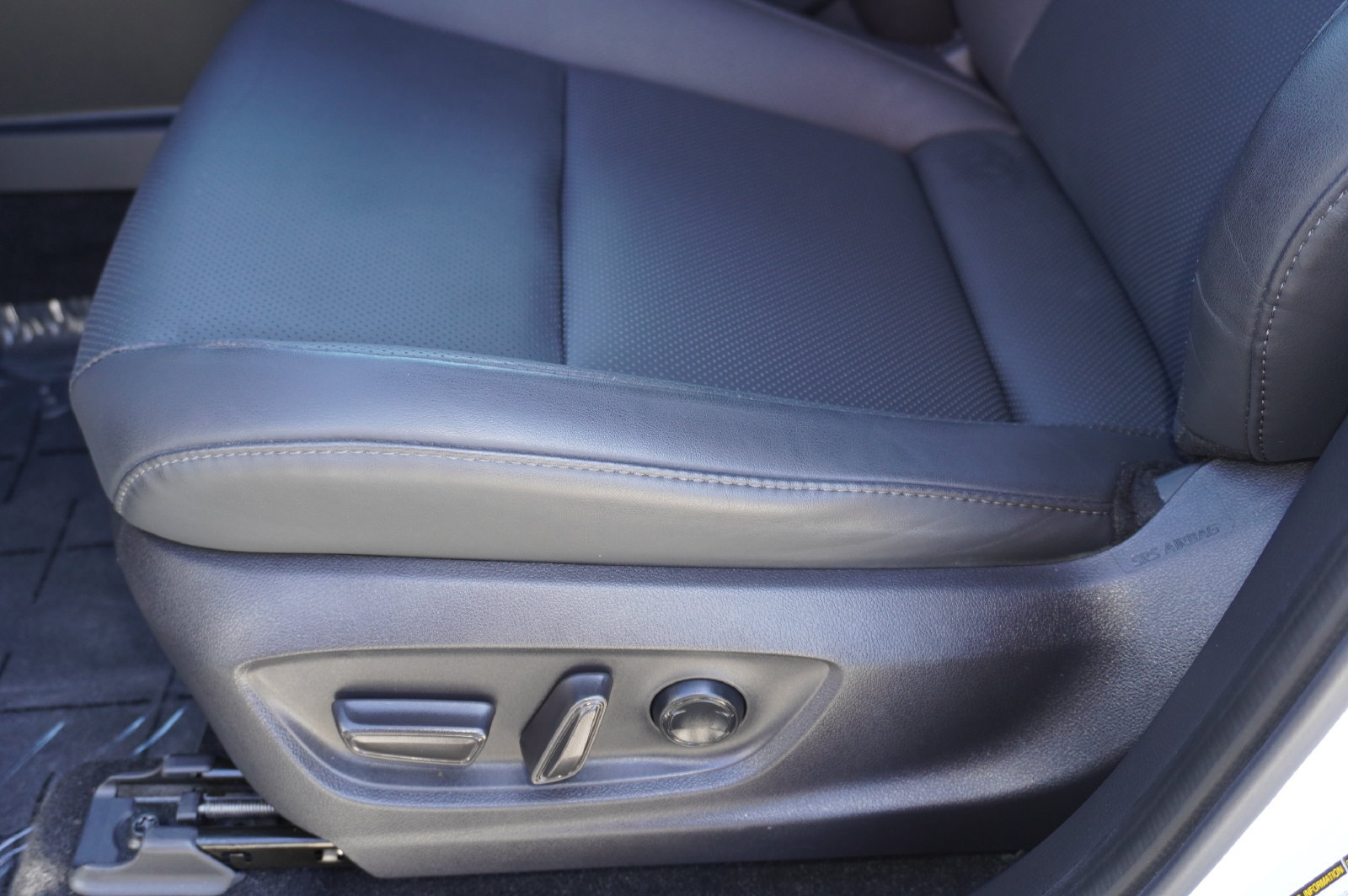 Certified 2023 Toyota Crown w/ Carpet Mat Package (TMS) AWD/4WD image 13