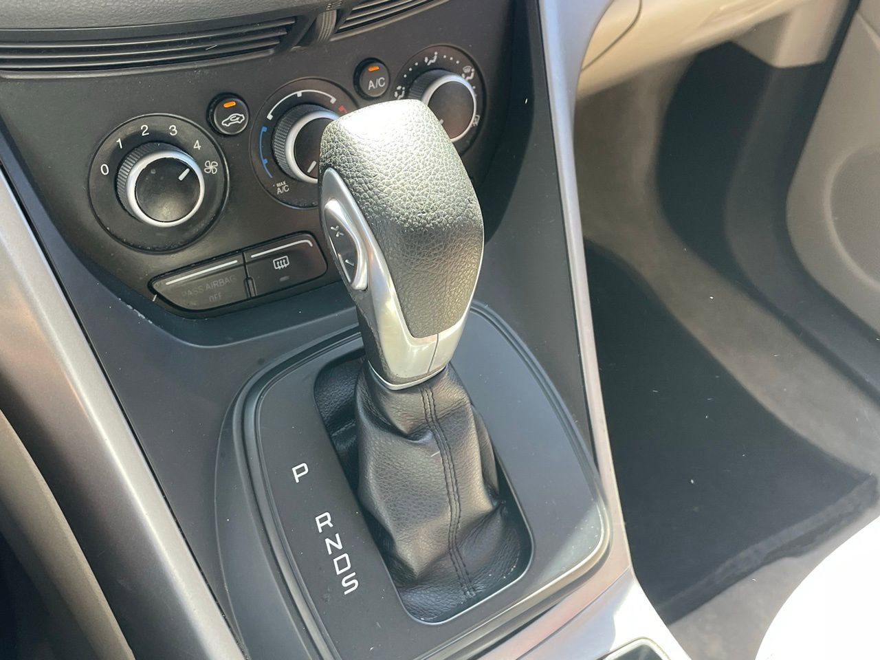 Used 2014 Ford Escape SE image 8