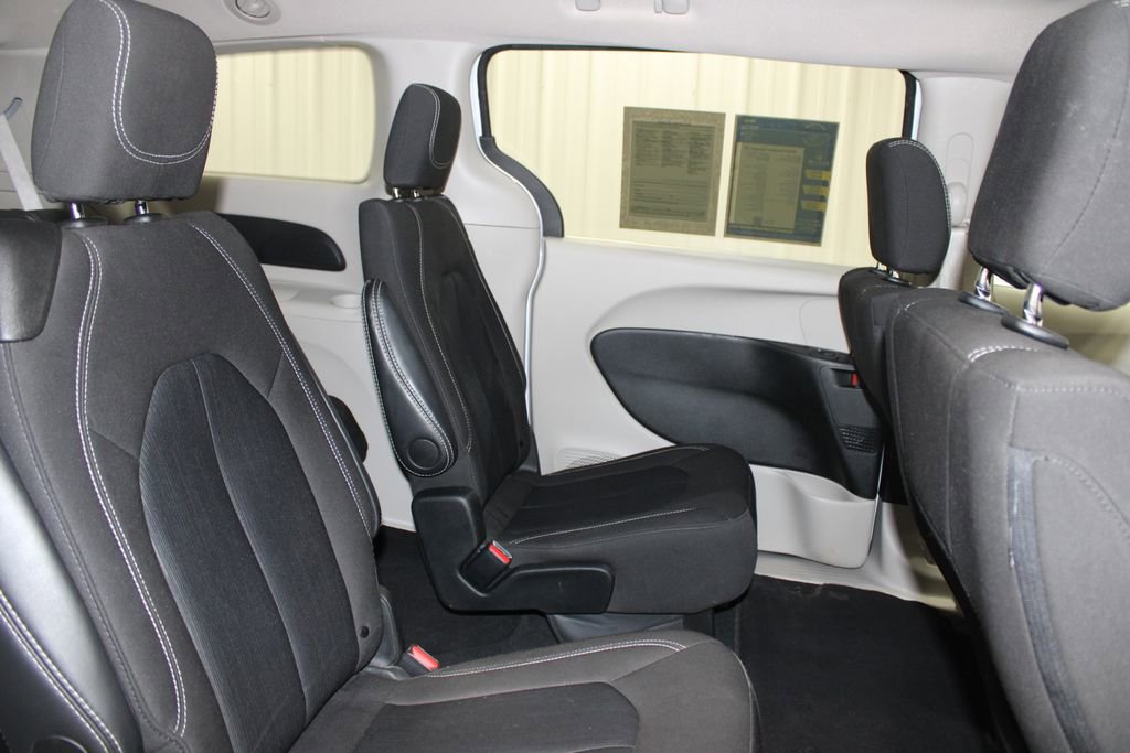 Used 2024 Chrysler Voyager LX FWD image 28