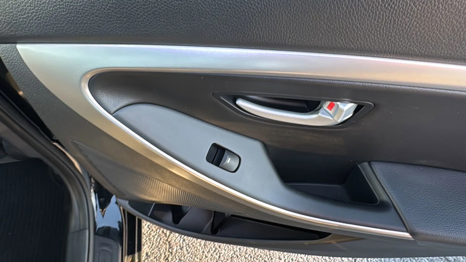 Used 2014 Hyundai Elantra GT w/ Option Group 02 image 16