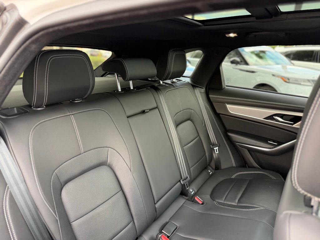 Used 2024 Jaguar F-PACE R-Dynamic S AWD/4WD image 16