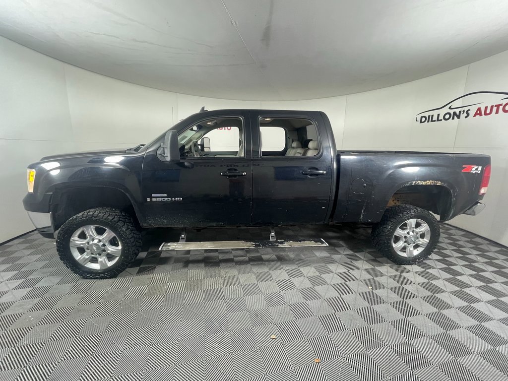 Used 2009 GMC Sierra 2500 SLT w/ SLT Convenience Package image 3