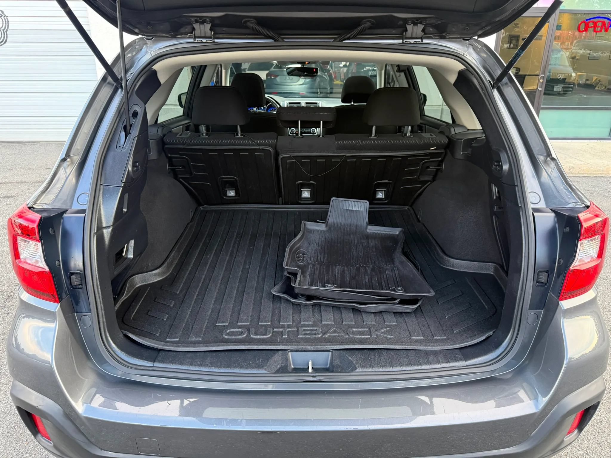 Used 2018 Subaru Outback 2.5i Premium AWD/4WD image 28