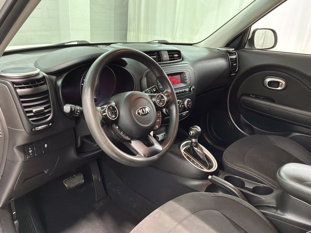 Used 2014 Kia Soul FWD image 16