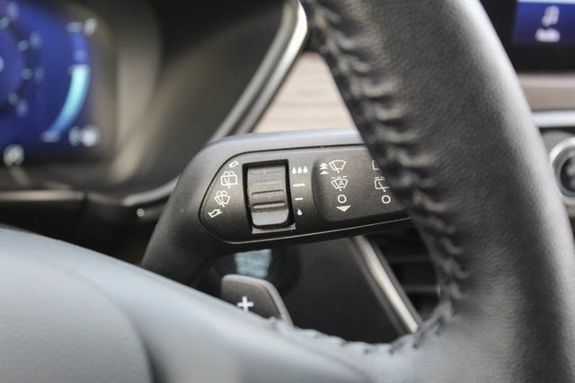 Used 2020 Ford Escape Titanium image 19