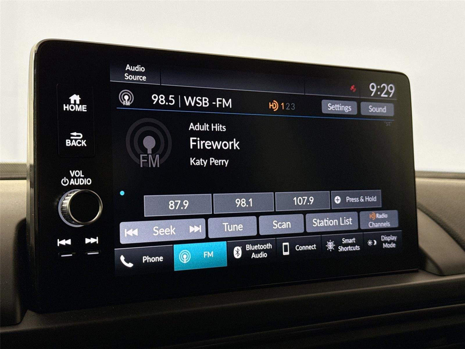 Used 2025 Honda Pilot TrailSport image 24