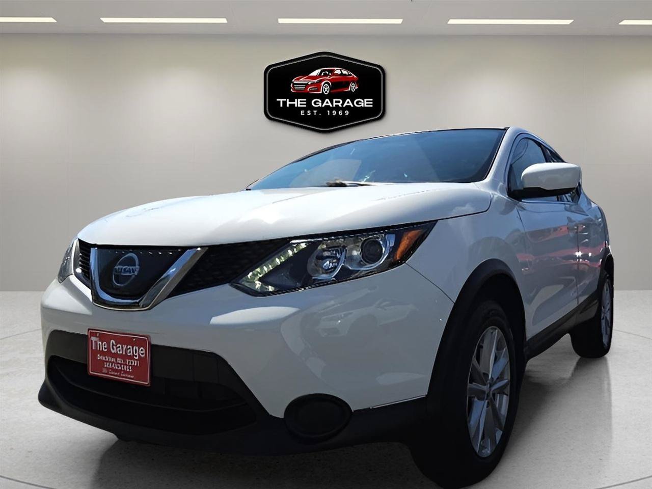Used 2018 Nissan Rogue Sport S w/ S Appearance Package AWD/4WD image 2