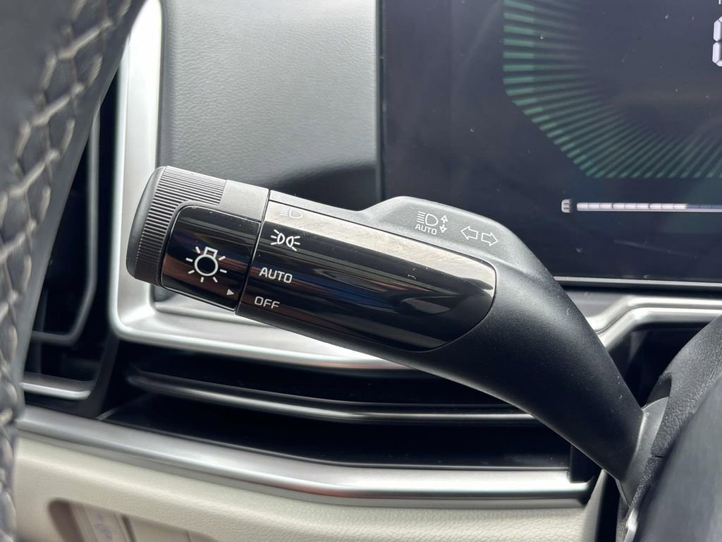 Used 2025 Kia Sorento S w/ Panoramic Sunroof Package image 28