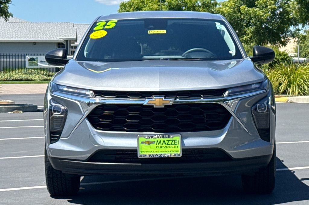 Used 2025 Chevrolet Trax LS FWD image 7