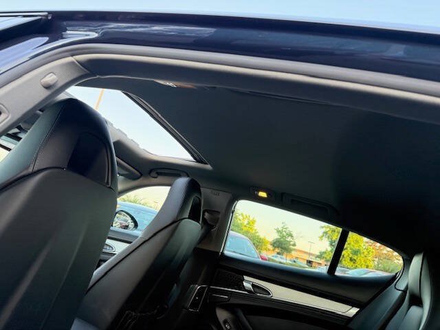 Used 2014 Porsche Panamera 4 AWD/4WD image 21