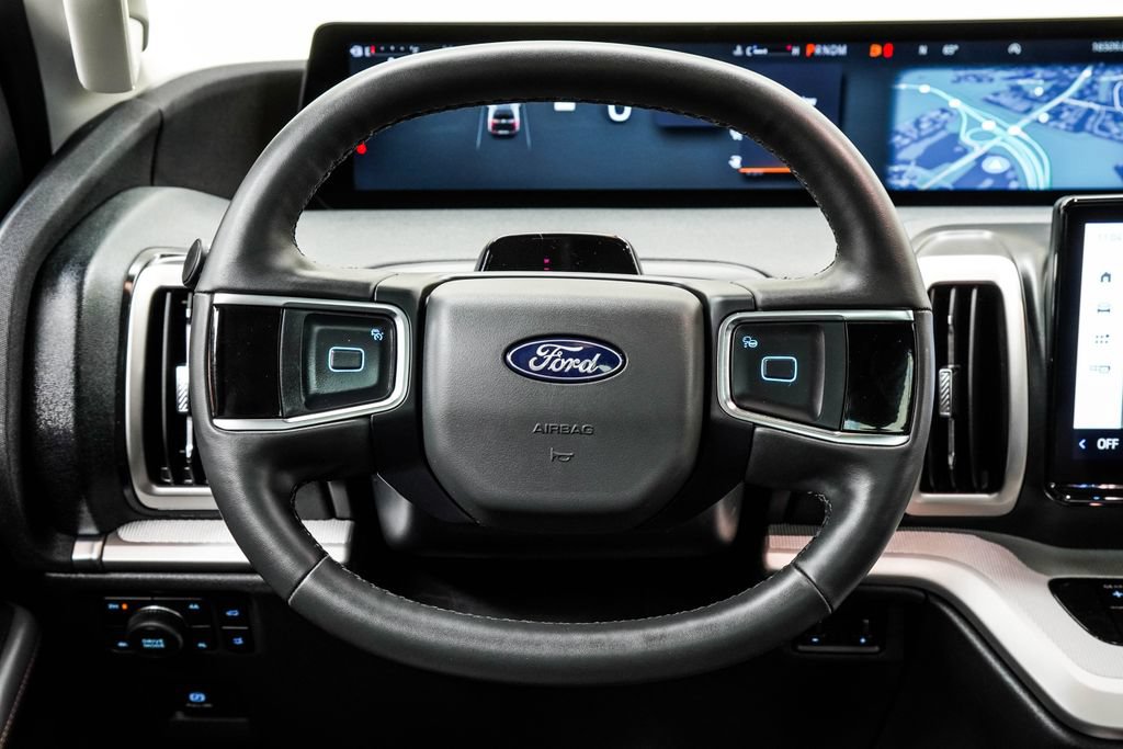 Used 2025 Ford Expedition Active AWD/4WD image 24