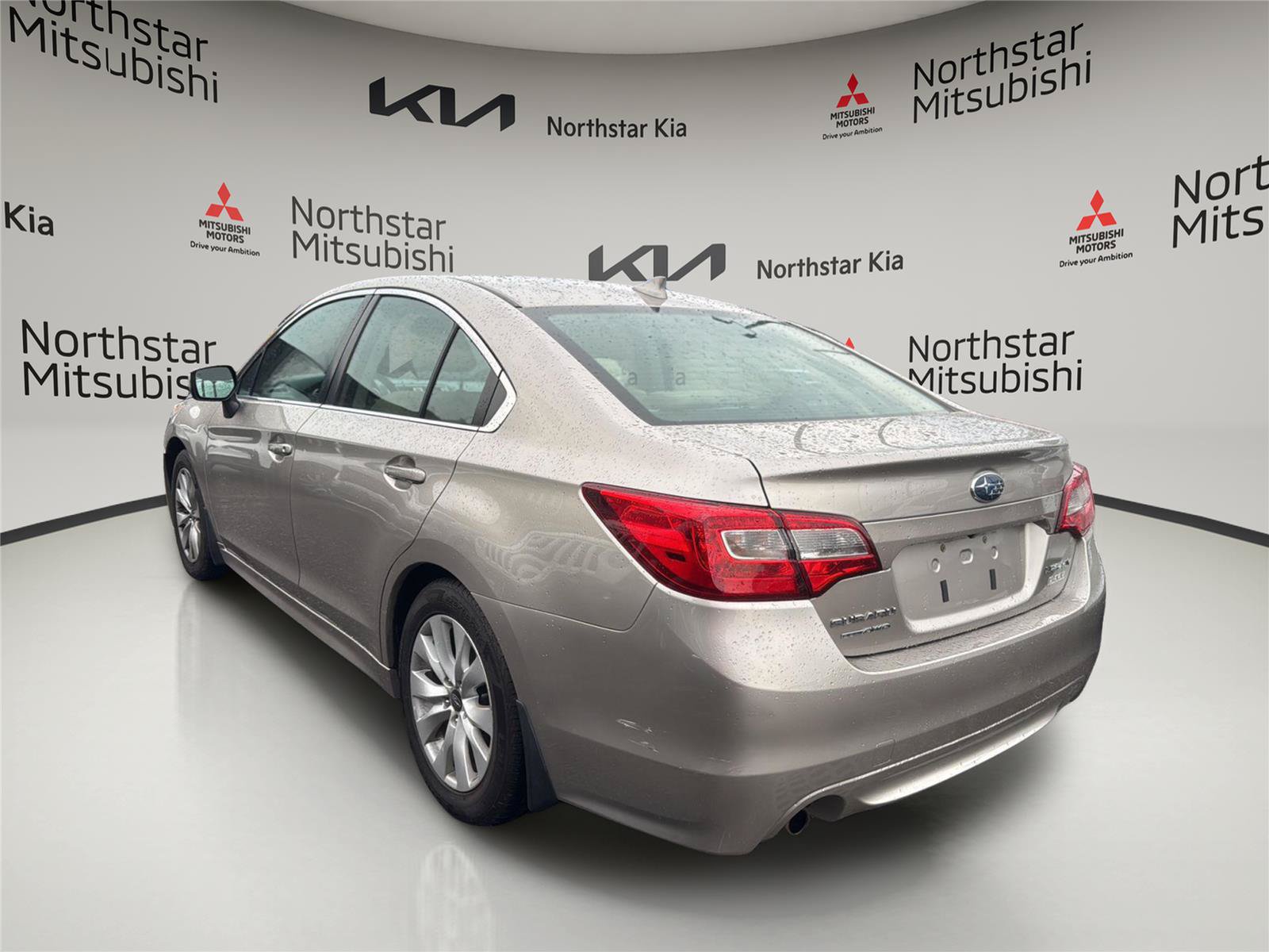 Used 2017 Subaru Legacy 2.5i Premium AWD/4WD image 3