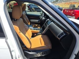 Used 2018 Land Rover Discovery HSE AWD/4WD image 6