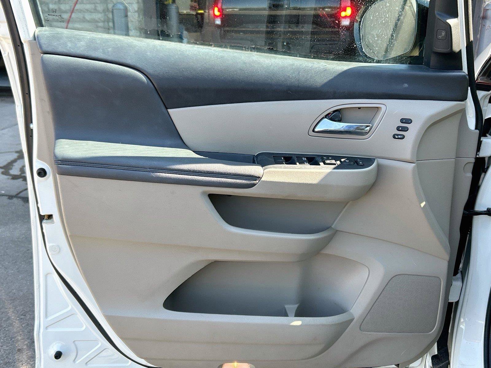 Used 2015 Honda Odyssey Touring image 24