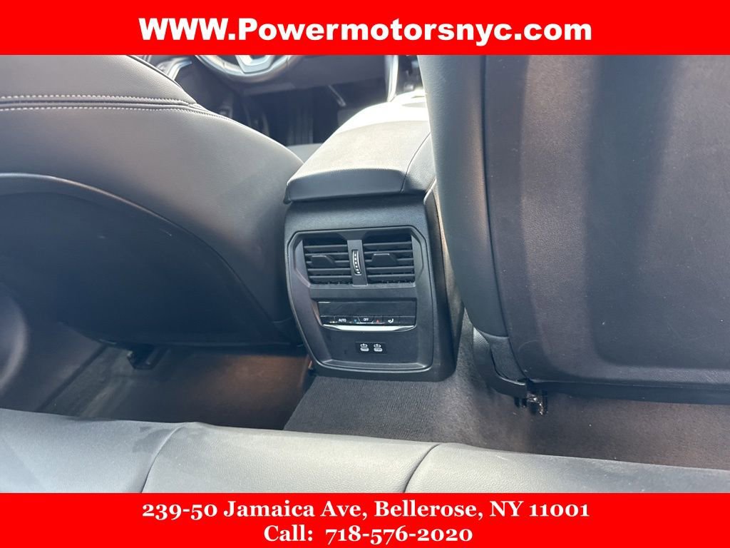 Used 2024 BMW 330e xDrive w/ Convenience Package image 19