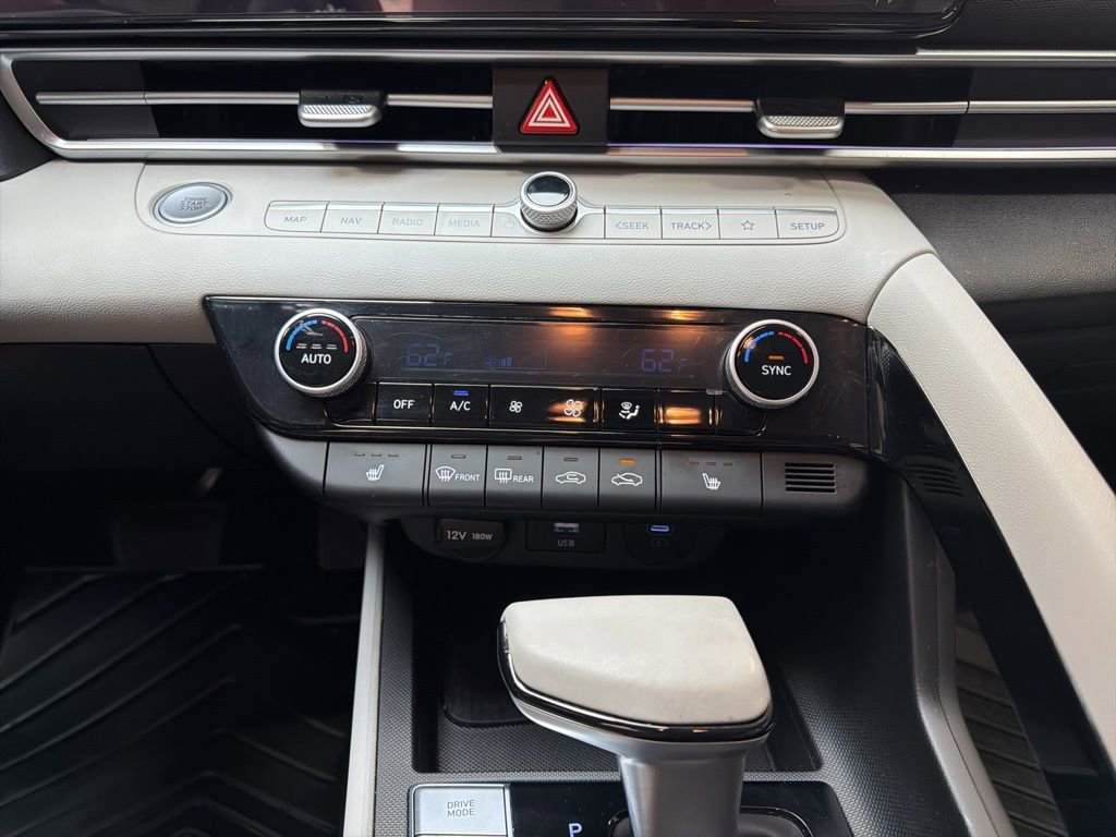 Used 2025 Hyundai Elantra Limited FWD image 20