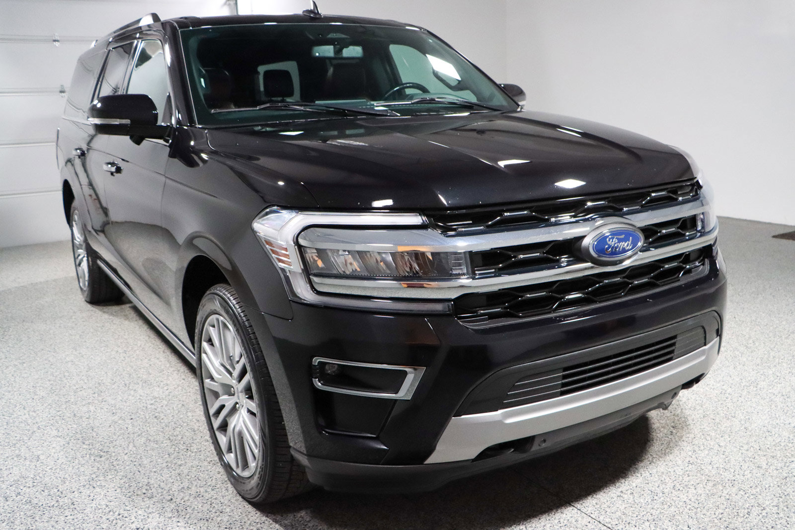Used 2023 Ford Expedition Max Limited AWD/4WD image 5