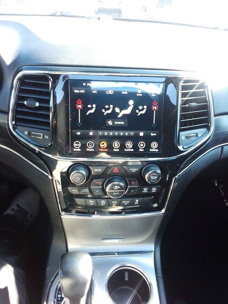 Used 2021 Jeep Grand Cherokee Limited AWD/4WD image 9