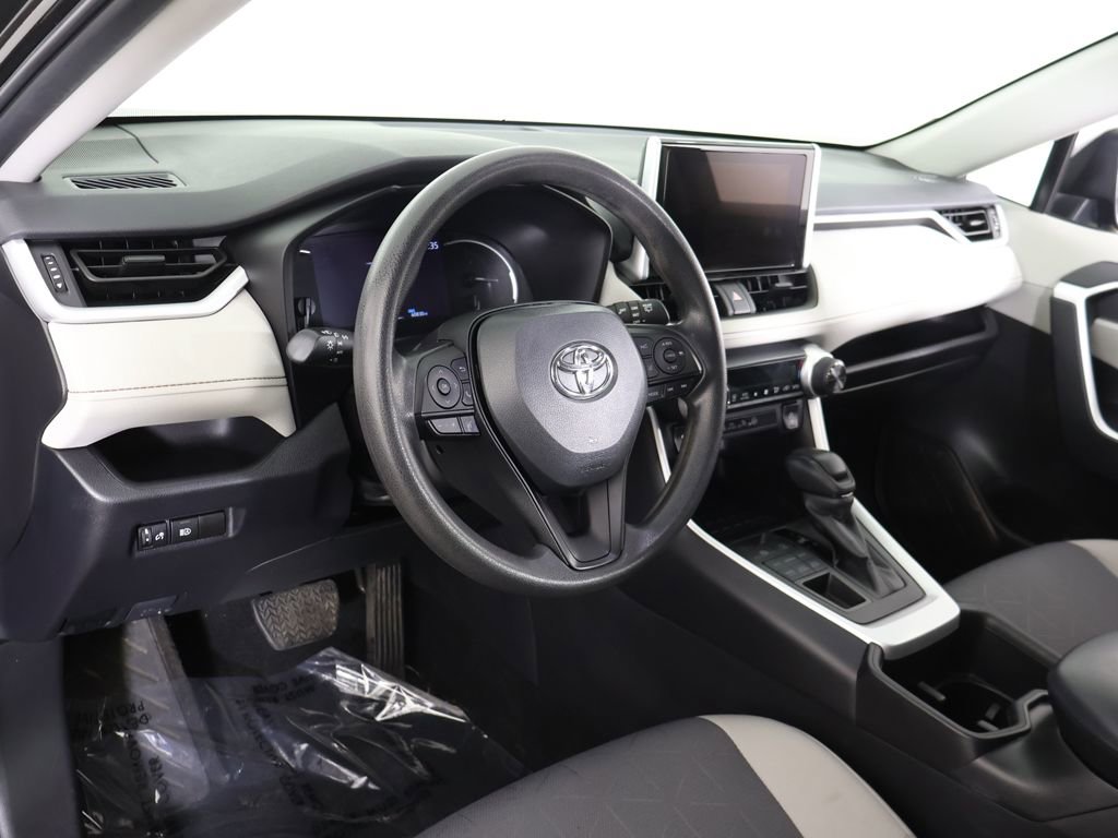 Used 2024 Toyota RAV4 XLE image 24