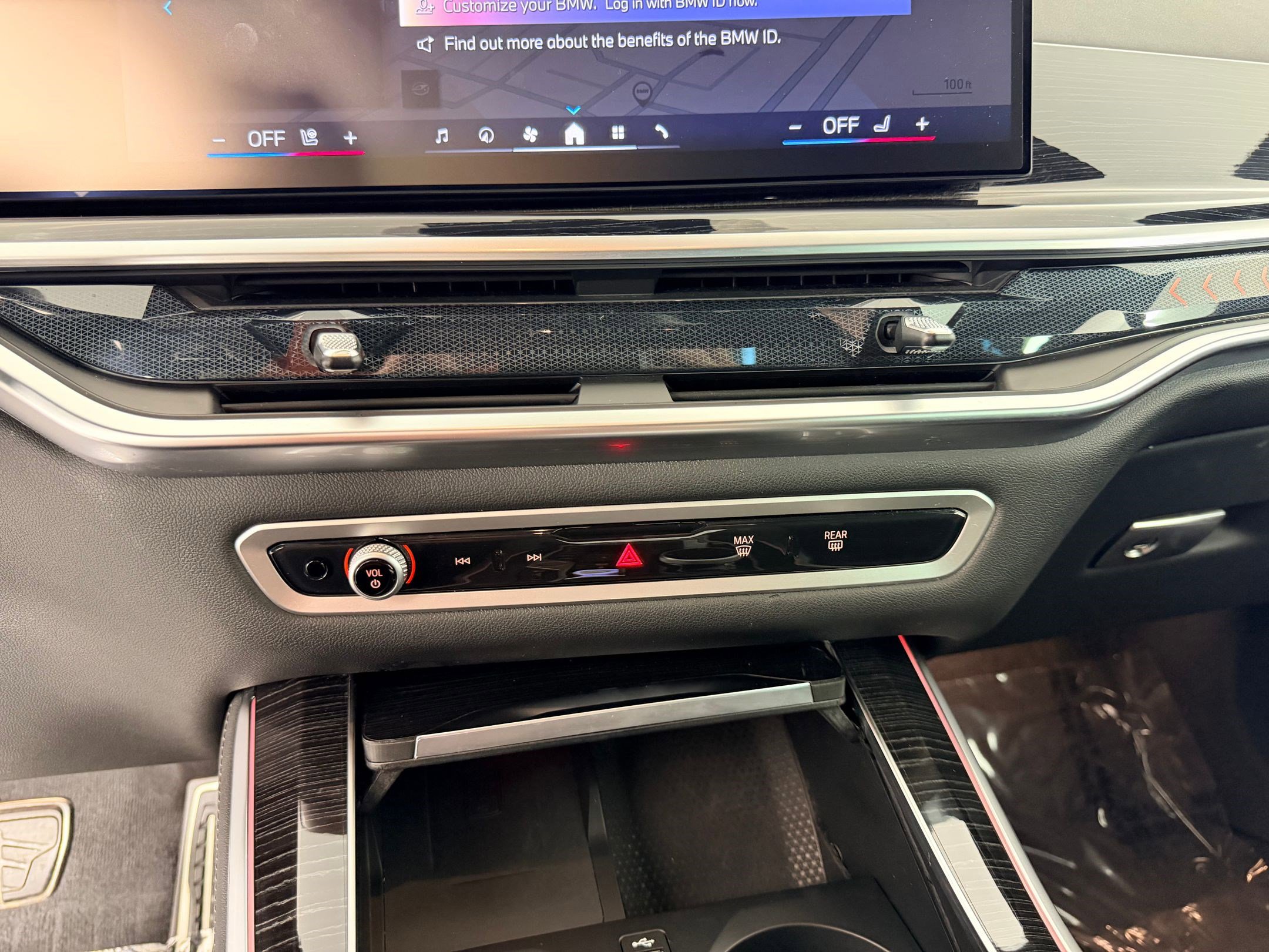 Certified 2025 BMW X5 xDrive50e w/ M Sport Package image 18