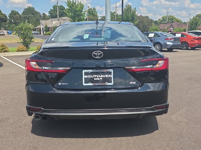 Used 2025 Toyota Camry SE FWD image 4