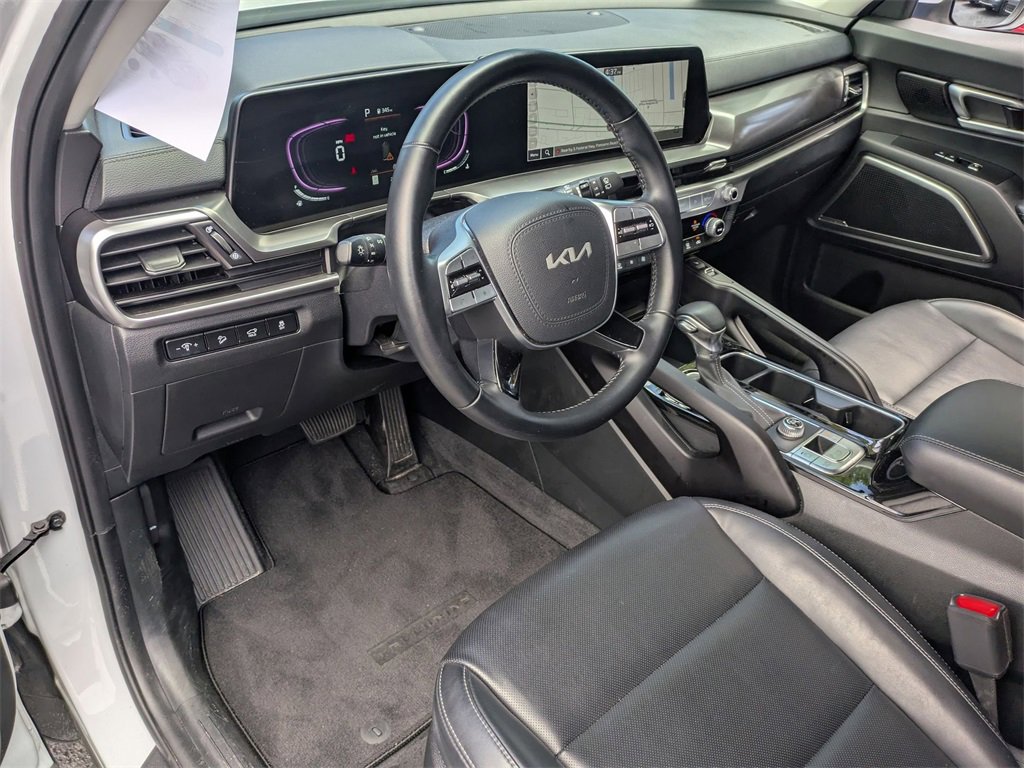 Used 2025 Kia Telluride S image 11