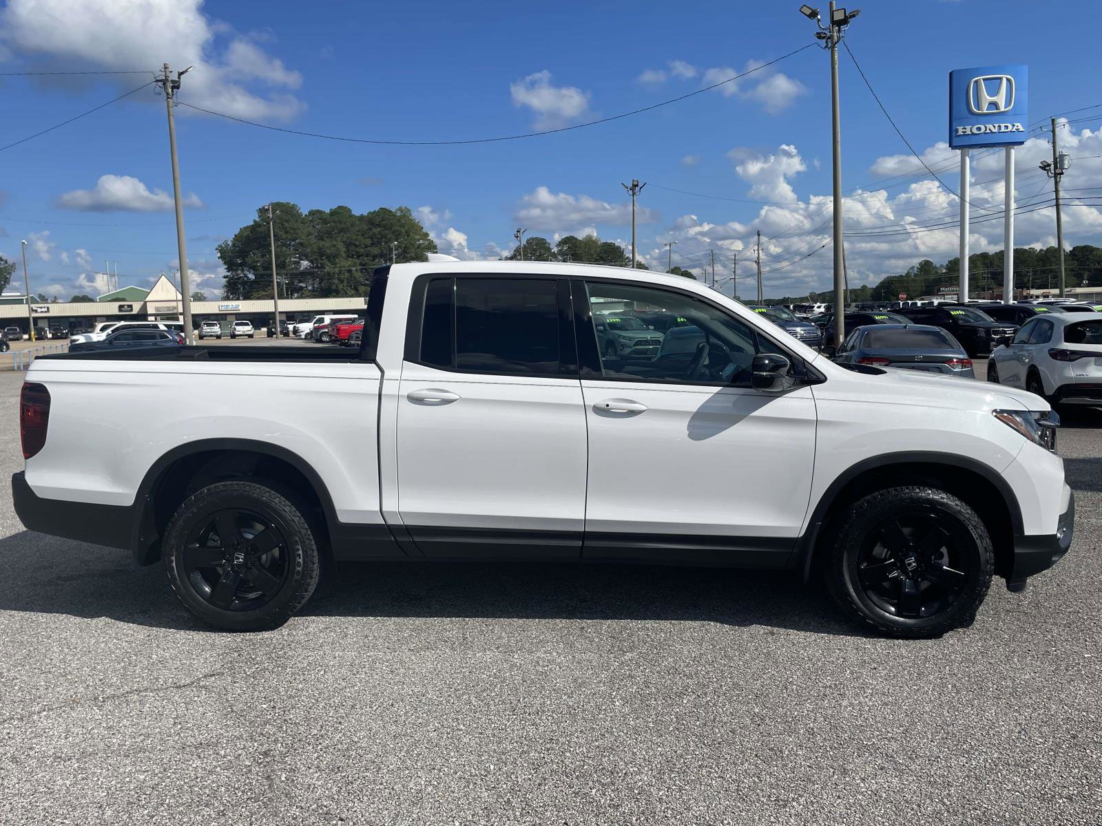 New 2026 Honda Ridgeline Black Edition image 2