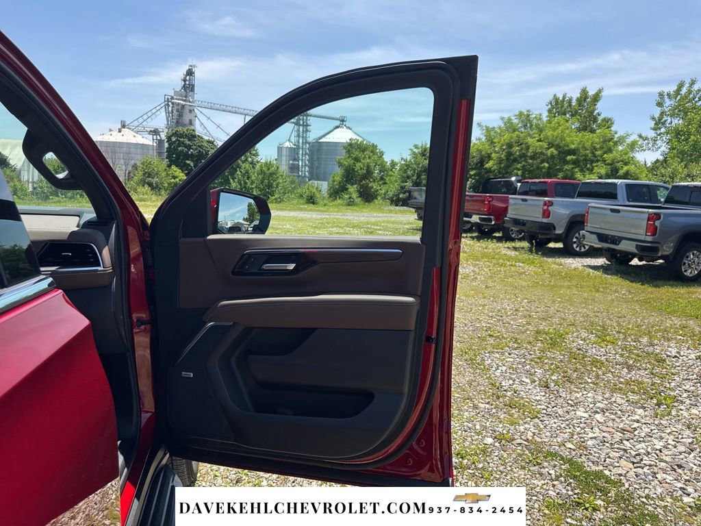 Used 2026 Chevrolet Suburban High Country w/ Sun And Tow Package AWD/4WD image 33