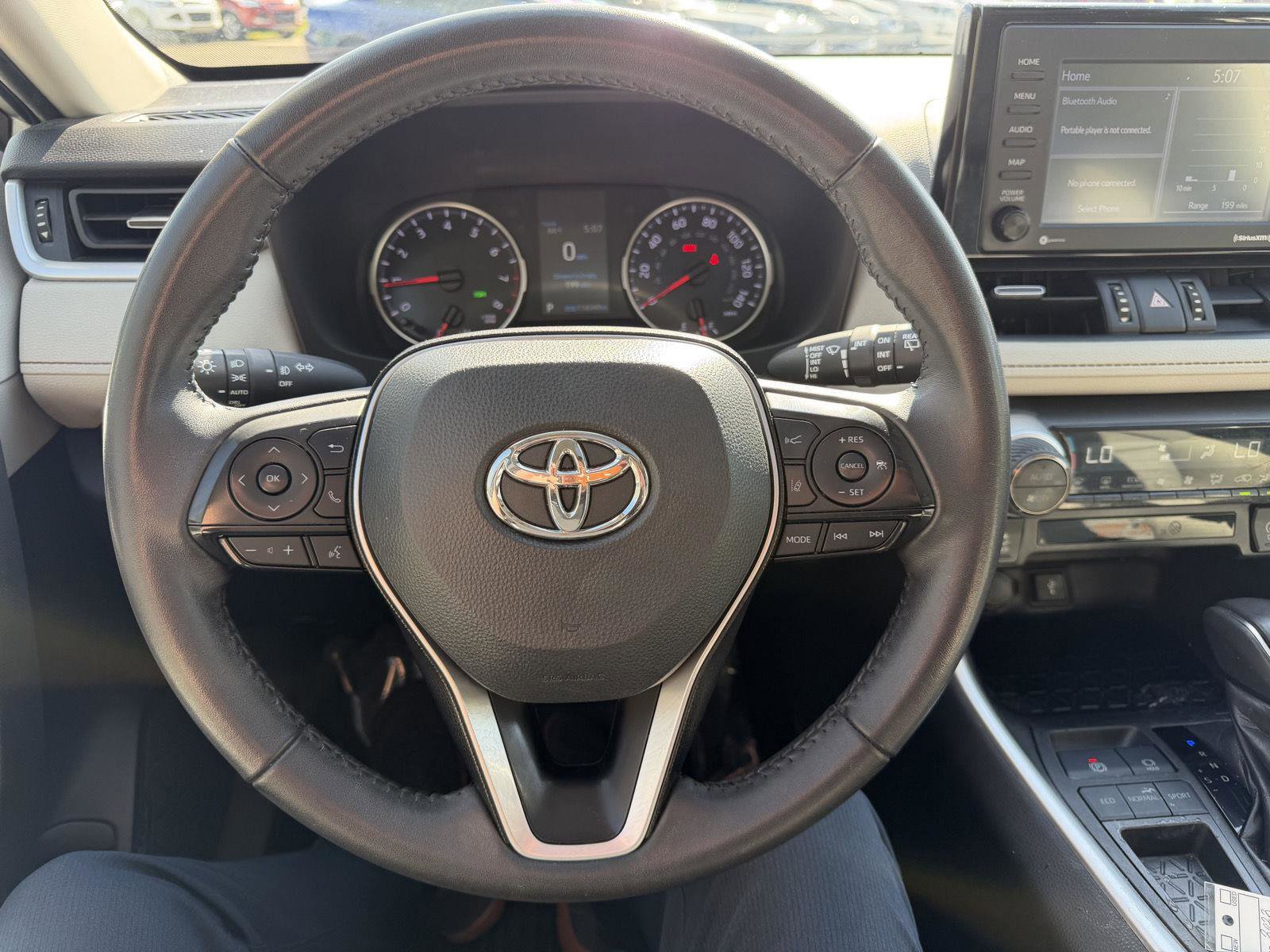 Used 2022 Toyota RAV4 XLE Premium FWD image 11