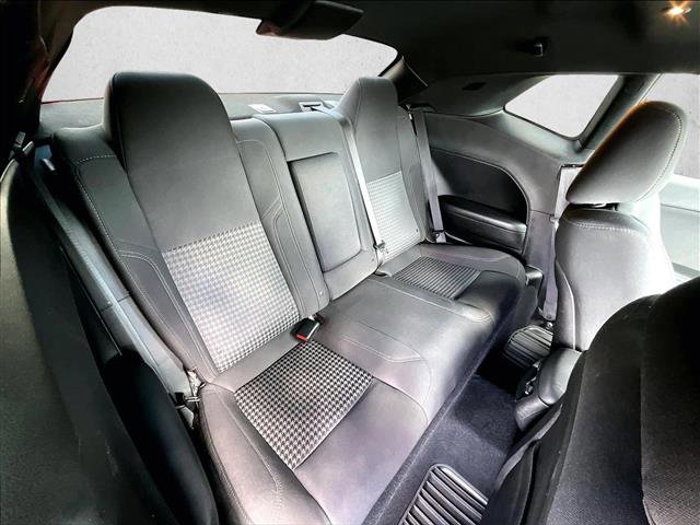 Used 2019 Dodge Challenger SXT image 29