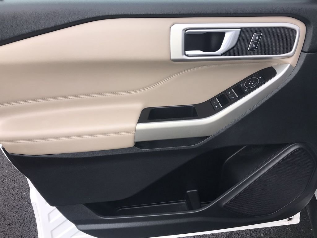 Used 2021 Ford Explorer XLT w/ Equipment Group 202A image 13