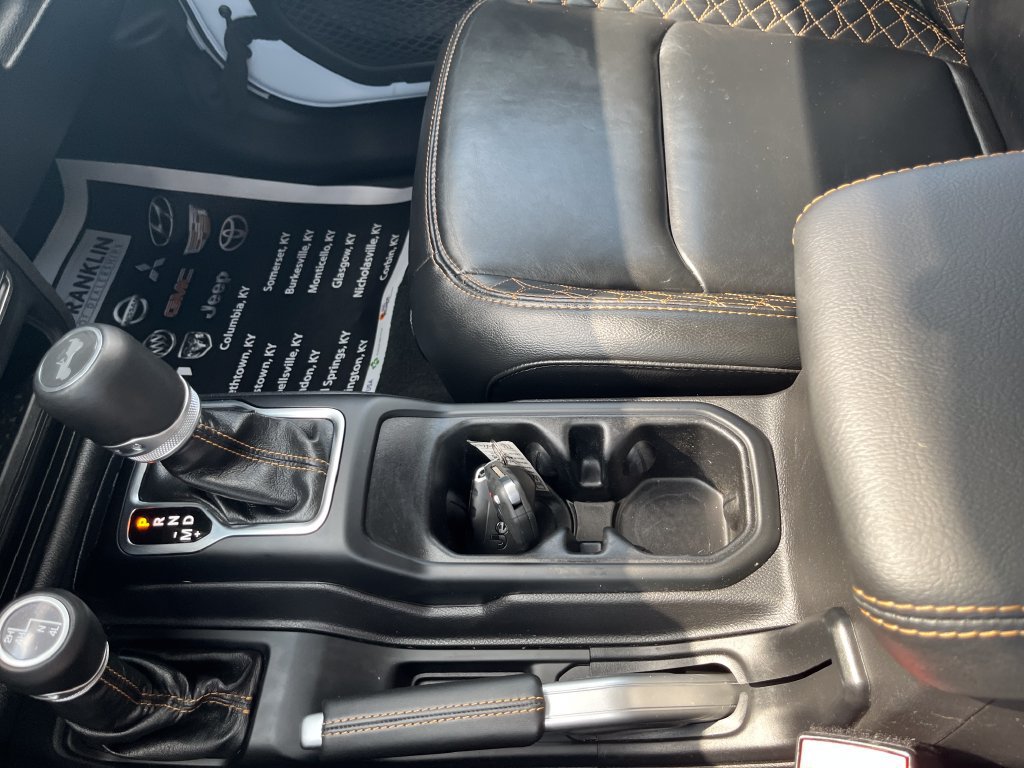 Used 2022 Jeep Wrangler Unlimited Sahara AWD/4WD image 21
