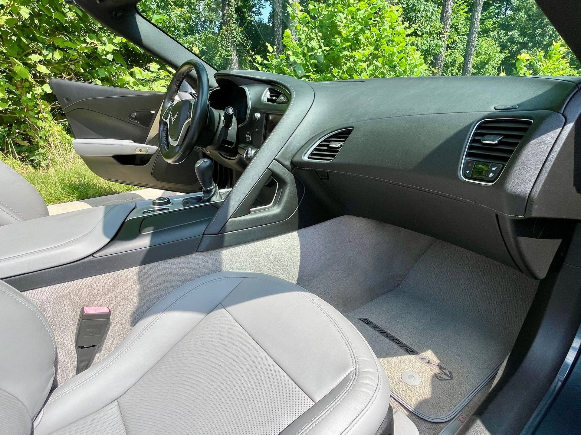 Used 2014 Chevrolet Corvette Stingray Convertible w/ 2LT Preferred Equipment Group image 33