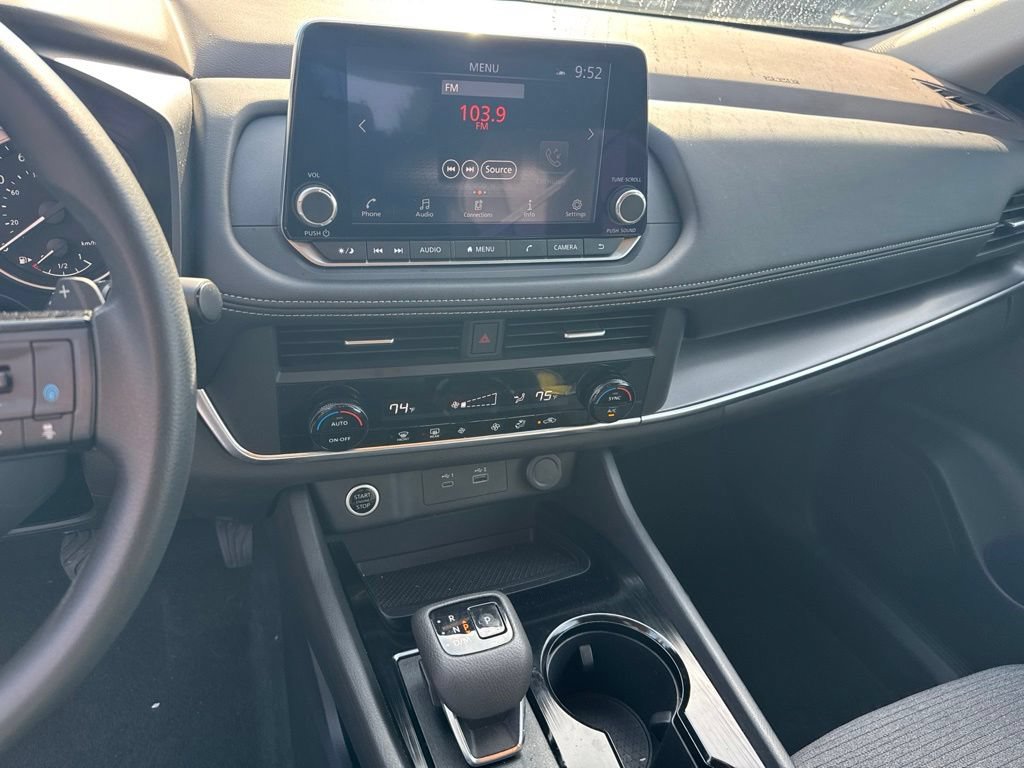 Used 2023 Nissan Rogue SV AWD/4WD image 16