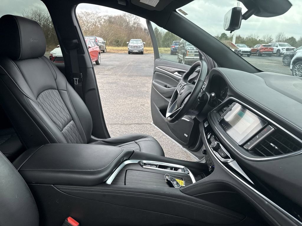 Certified 2023 Buick Enclave Avenir w/ Avenir Technology Package image 13