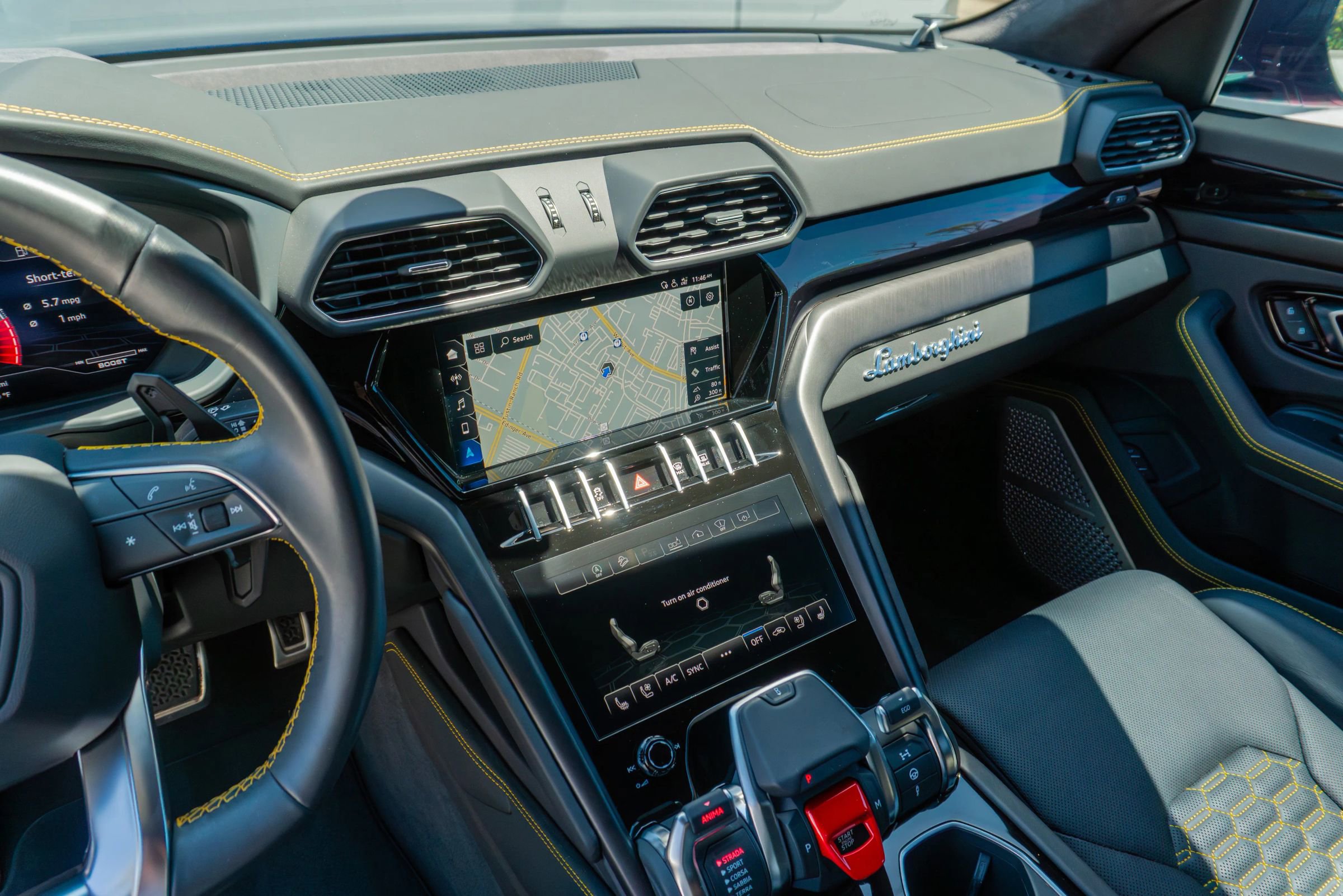 Used 2021 Lamborghini Urus AWD/4WD image 60